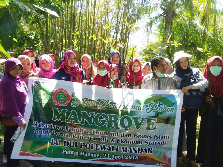 Prodi Perbankan Syariah tanam mangrove