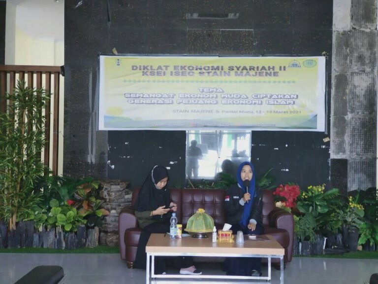 Ramlah-pemateri-DES-KSEI-ISEC-STAIN-Majene-2021